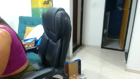 Snapshot of anaids_dam chatting on 02.27.25 anaids online show from 02.27.25