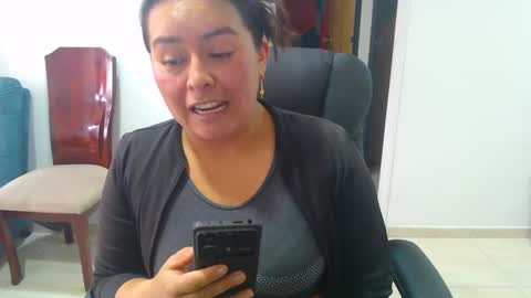 Snapshot of anaids_dam chatting on 09.17.25 anaids online show from 09.17.25