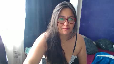 Snapshot of anaids_dam chatting on 10.13.25 anaids online show from 10.13.25