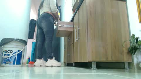 Snapshot of anaids_dam chatting on 10.17.25 anaids online show from 10.17.25