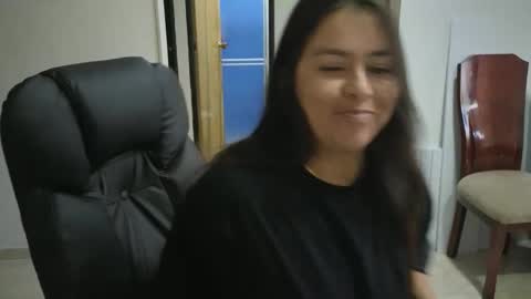 Snapshot of anaids_dam chatting on 11.04.25 anaids online show from 11.04.25