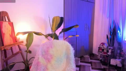 Snapshot of anakedartist chatting on 11.13.25 Mariana online show from 11.13.25