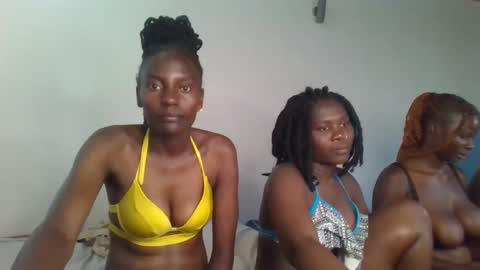 Snapshot of analeia_ chatting on 01.07.25 Analeia online show from 01.07.25