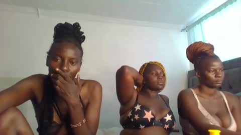 Snapshot of analeia_ chatting on 01.14.25 Analeia online show from 01.14.25