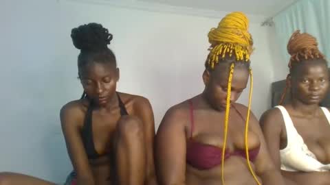 Snapshot of analeia_ chatting on 01.20.25 Analeia online show from 01.20.25