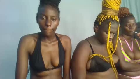 Snapshot of analeia_ chatting on 01.27.25 Analeia online show from 01.27.25