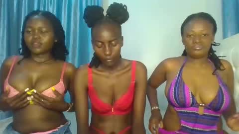 Snapshot of analeia_ chatting on 02.07.25 Analeia online show from 02.07.25