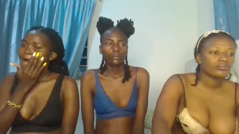 Snapshot of analeia_ chatting on 02.10.25 Analeia online show from 02.10.25