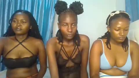 Snapshot of analeia_ chatting on 02.11.25 Analeia online show from 02.11.25