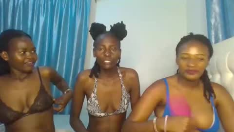 Snapshot of analeia_ chatting on 02.14.25 Analeia online show from 02.14.25