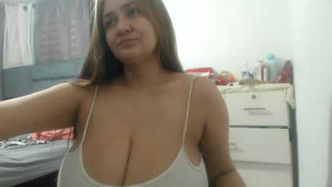 Snapshot of analy_hot chatting on 06.12.26 analy_hot online show from 06.12.26