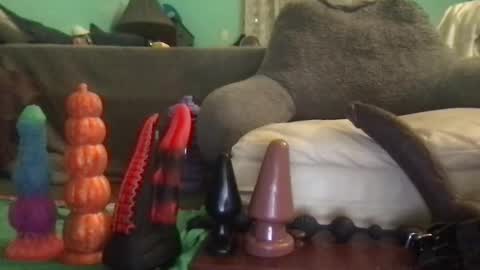 Snapshot of analzilla chatting on 12.20.25 Mandy online show from 12.20.25