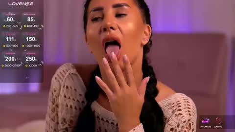 Anna online show from 10.30.25