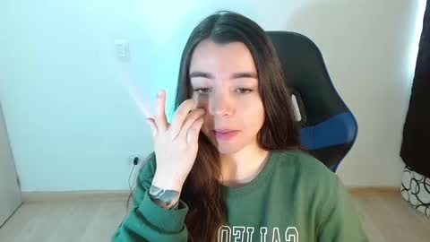 Snapshot of anarosse__ chatting on 01.31.25 ana 3 online show from 01.31.25