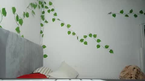 Snapshot of anaspark chatting on 10.05.25 Ana online show from 10.05.25