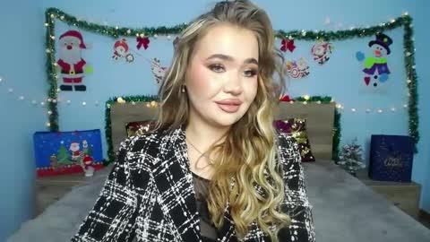 anastacyyellig online show from 12.31.24