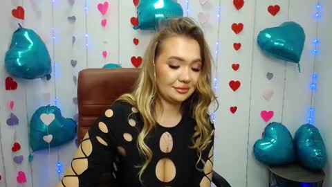 anastacyyellig online show from 02.15.25