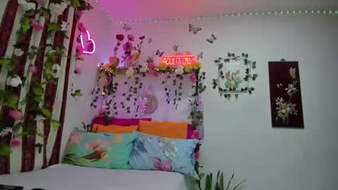 Snapshot of anasttaciia_21 chatting on 10.05.25 Independent online show from 10.05.25