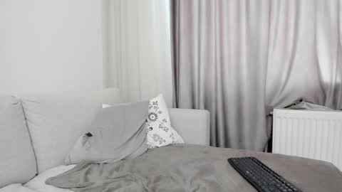 Snapshot of anayscaandy chatting on 02.12.25 Andreea online show from 02.12.25