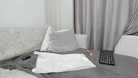 Snapshot of anayscaandy chatting on 02.15.25 Andreea online show from 02.15.25