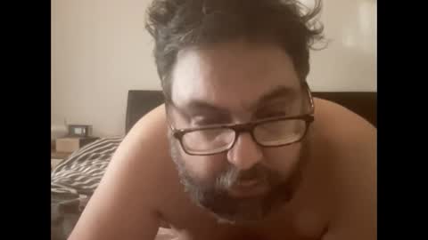 tik toker hot or boring online show from 01.10.25