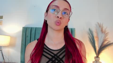 Snapshot of andracyruss chatting on 01.30.25 Andra Cyrus online show from 01.30.25