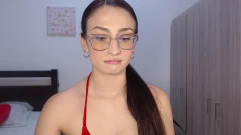 andracyruss_ online show from 08.06.26