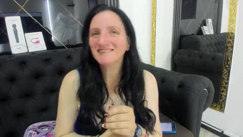 Cloe online show from 12.15.25