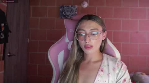 Andrea  online show from 10.11.25