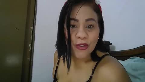 Snapshot of andrea_sweet8 chatting on 12.17.25 andrea online show from 12.17.25