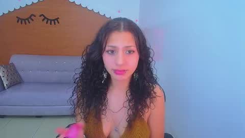 Snapshot of andrea_torres_t chatting on 03.12.25 Andrea online show from 03.12.25