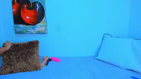 Snapshot of andreamodel chatting on 02.16.25 andrea online show from 02.16.25