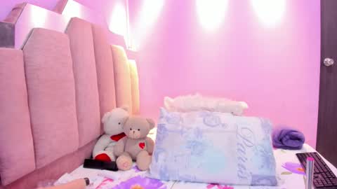 A n d r  e a S w e e t  online show from 12.15.25