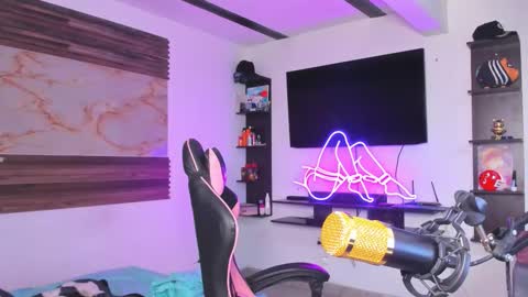 andrees_s online show from 10.13.25