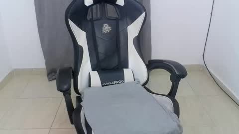 andres180950734 online show from 10.13.25