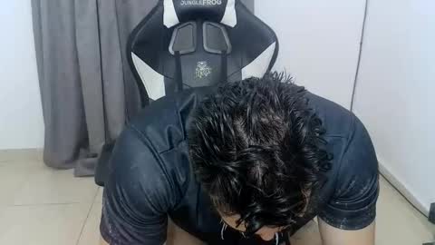 andres180950734 online show from 10.27.25