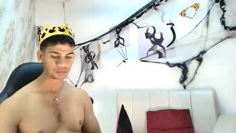 Snapshot of andres_stud777 chatting on 10.21.25 ANDRES online show from 10.21.25