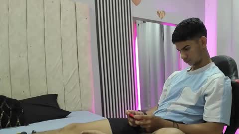 Snapshot of andres_stud777 chatting on 11.05.25 ANDRES online show from 11.05.25