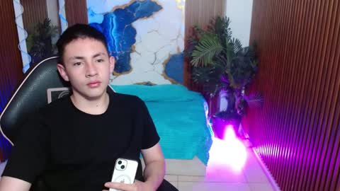 Snapshot of andres_tay chatting on 04.13.26 andres_tay online show from 04.13.26