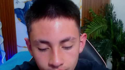 Snapshot of andres_tay chatting on 04.23.26 andres_tay online show from 04.23.26