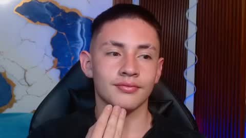 Snapshot of andres_tay chatting on 05.08.26 andres_tay online show from 05.08.26