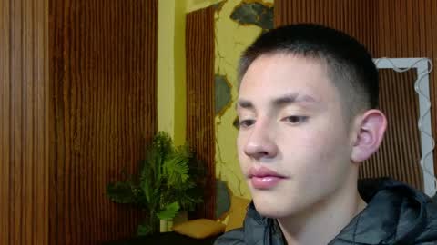 Snapshot of andres_tay chatting on 05.17.26 andres_tay online show from 05.17.26