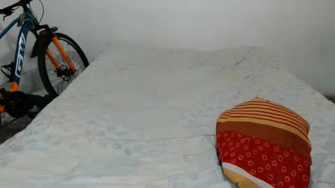 Snapshot of andresfern chatting on 04.05.26 ANDRES online show from 04.05.26