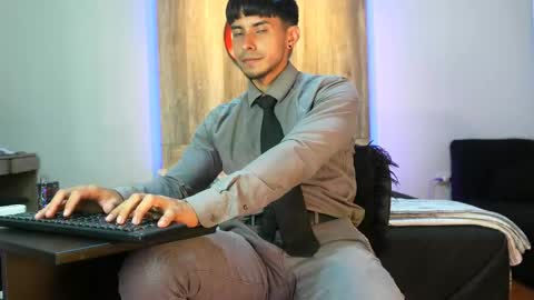 Snapshot of andrew_elliot chatting on 03.12.25 Andrew online show from 03.12.25