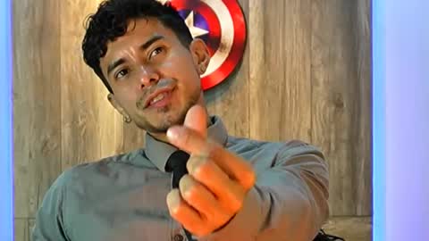 Snapshot of andrew_elliot chatting on 10.12.25 Andrew online show from 10.12.25