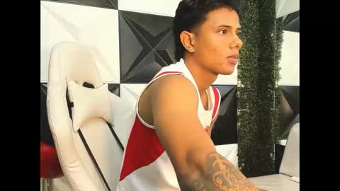 Snapshot of andrew_myersx chatting on 01.10.26 ANDREW online show from 01.10.26