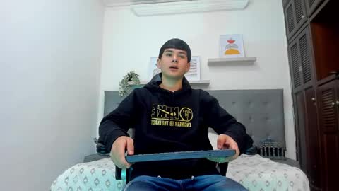 andrew restrepo online show from 03.04.26