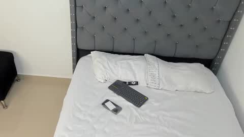 Snapshot of andrewadans02 chatting on 10.31.25 andrew online show from 10.31.25