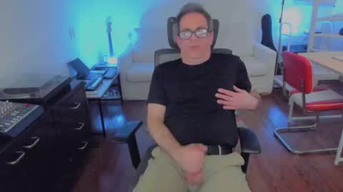 Snapshot of andy0pandi chatting on 09.12.25 Andrew online show from 09.12.25