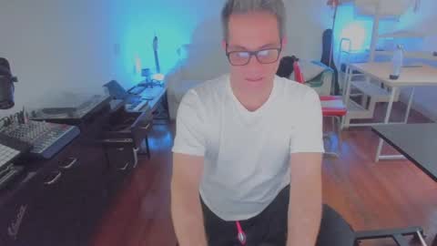 Snapshot of andy0pandi chatting on 10.05.25 Andrew online show from 10.05.25